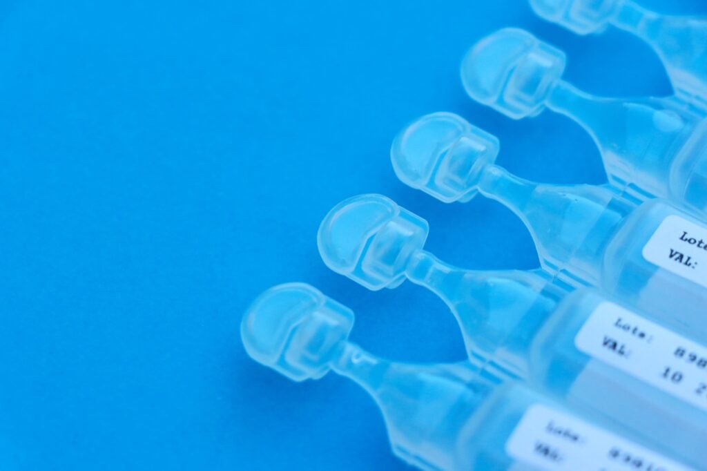 Single-use vials, the packaging format Cequa comes in